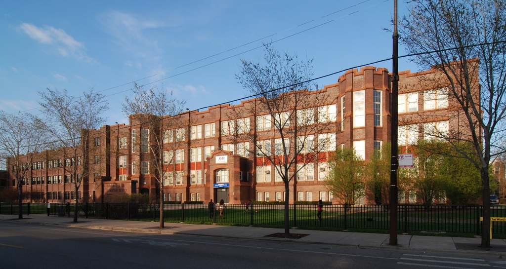 featured image Bernhard Moos Elementary School